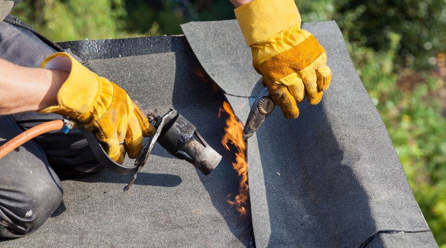Professional gutter cleaning in Tavernier, FL